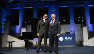 Anne Igartiburu presenta la 7ª Gala de los Premios AÚNA 2025 en una noche cargada de emoción, innovación y liderazgo