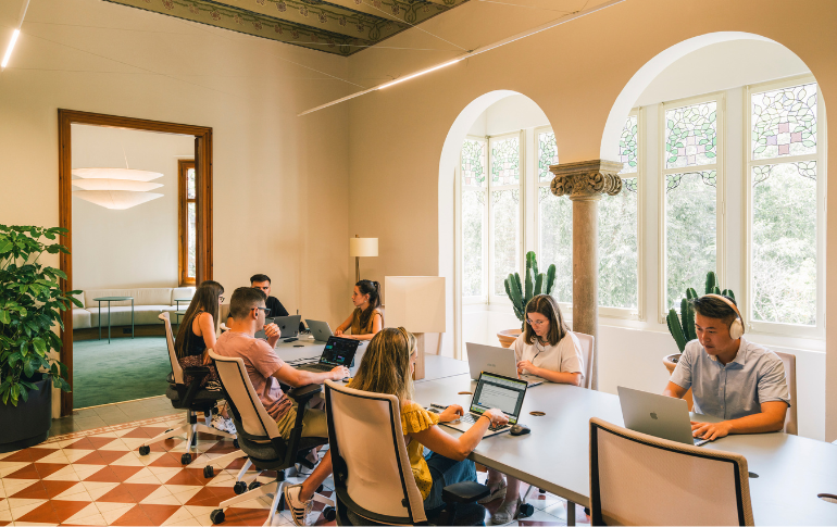 B.E.G. ahorra energía con el sistema de control de iluminación en el coworking Casa Les Punxes x Cloudworks