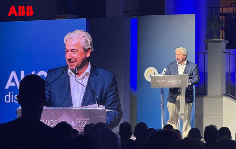 ABB celebra el reconocimiento de su plataforma InSite Energy Pro como “Mejor Producto del Año” en los Premios AÚNA 2025