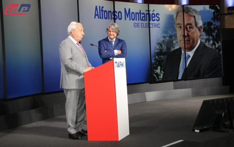 IDE Electric recibe el reconocimiento de AFME a la trayectoria de su fundador, Alfonso Montañés
